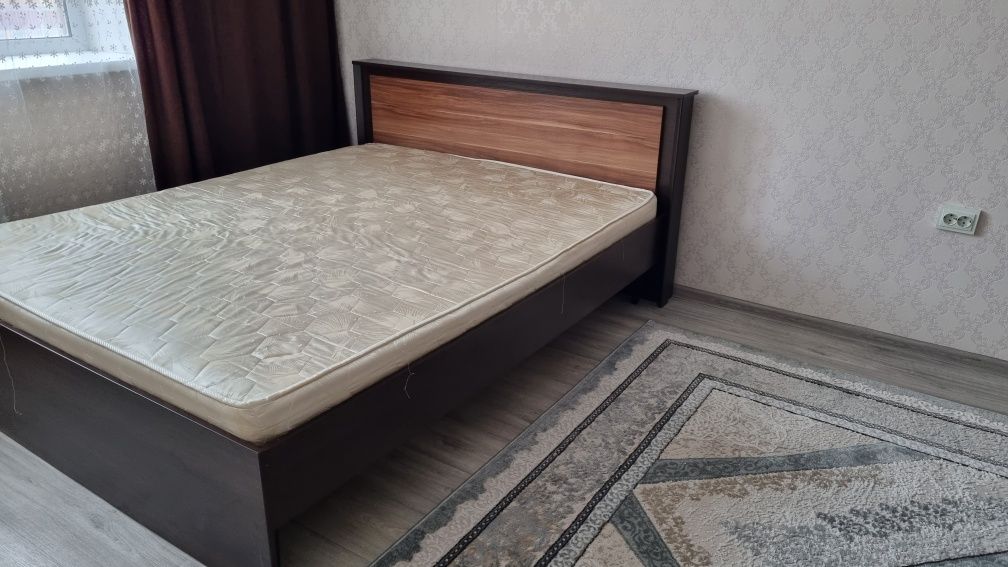 Продам двуспальную кровать!