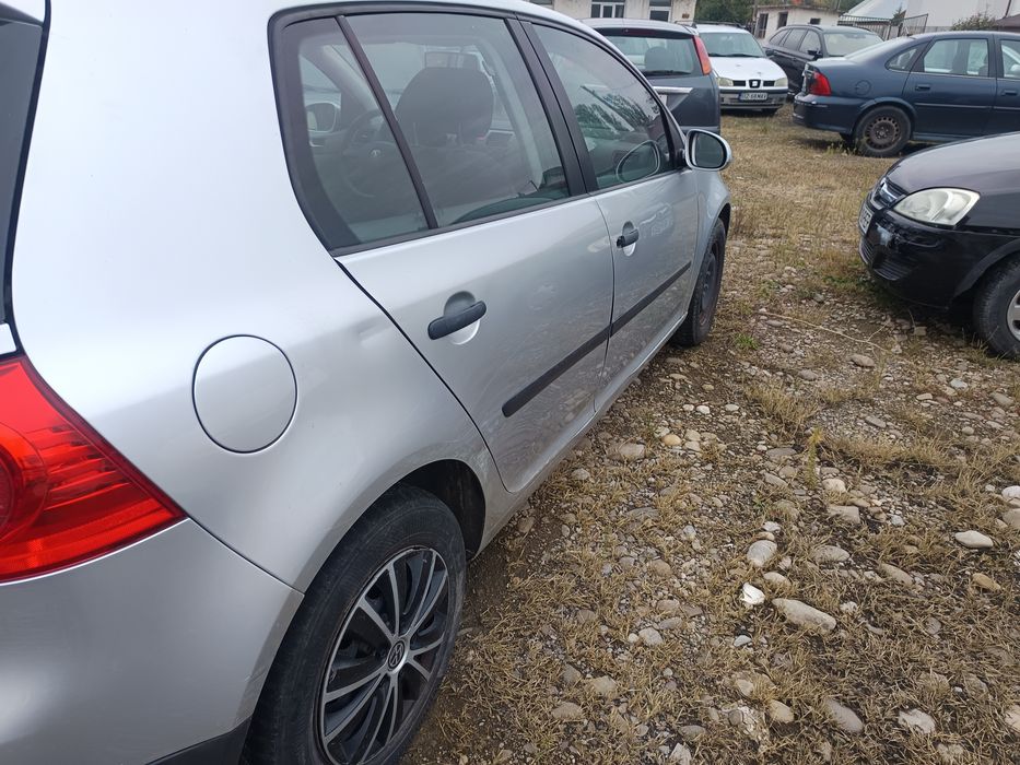 Golf 5 .2500 e .ușor negociabil