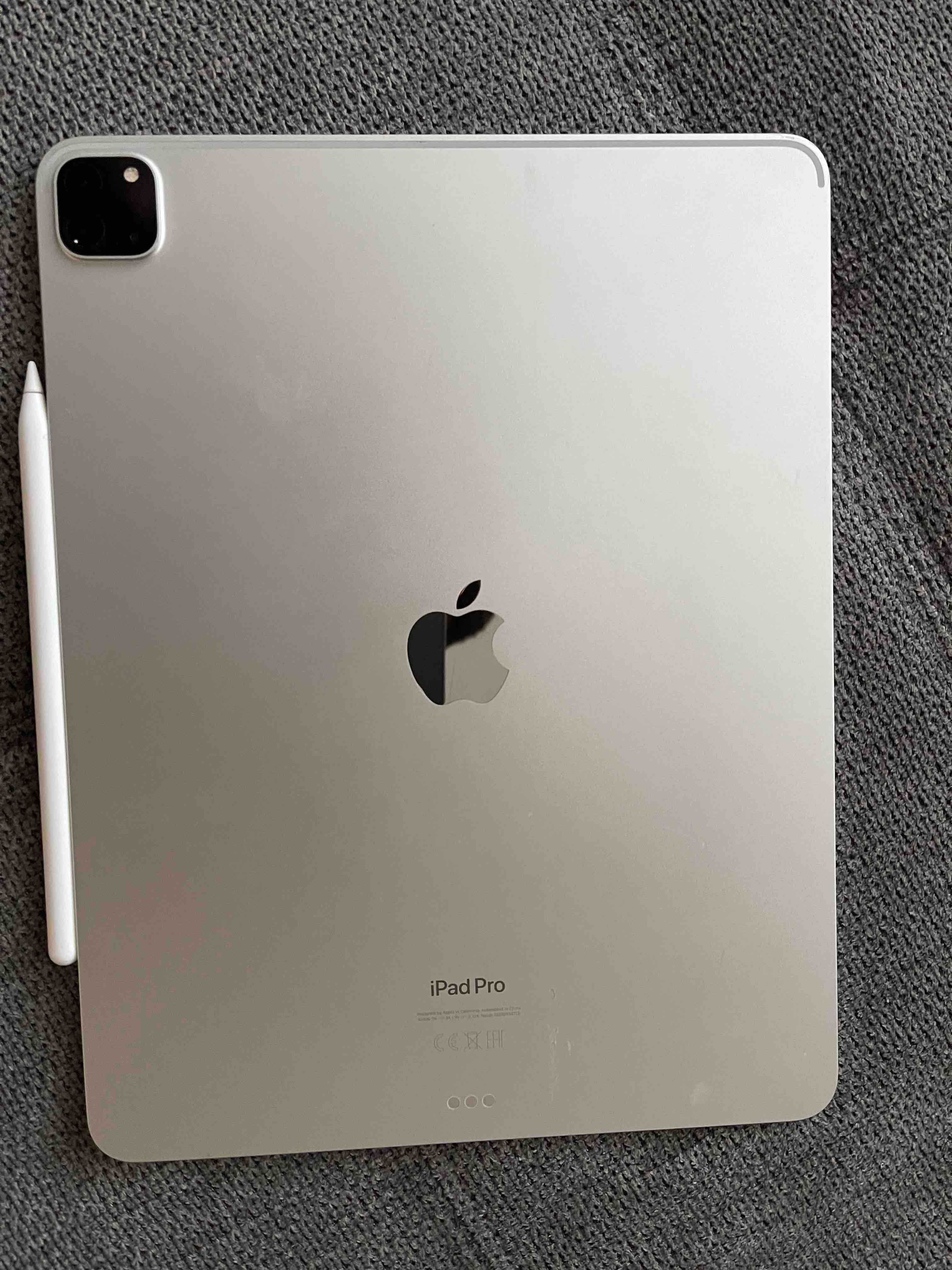 Apple iPad Pro 12.9"  256GB 6th Gen (2022)