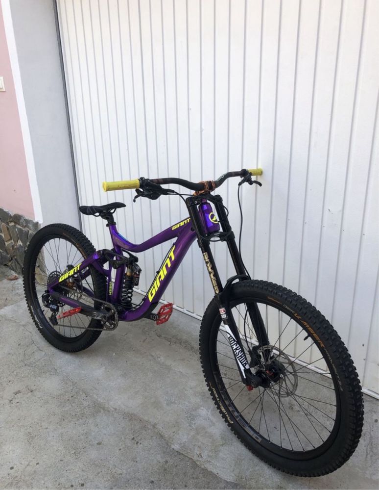 Bicicltea dh giant