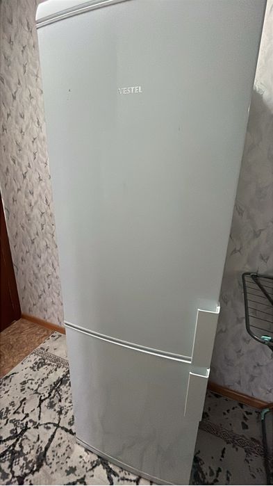 Продам холодильник на запчасти