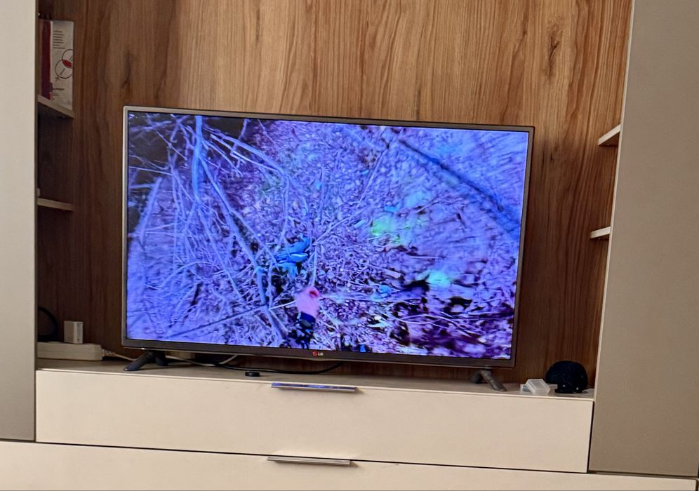 LED Телевизор LG 42 диагональ