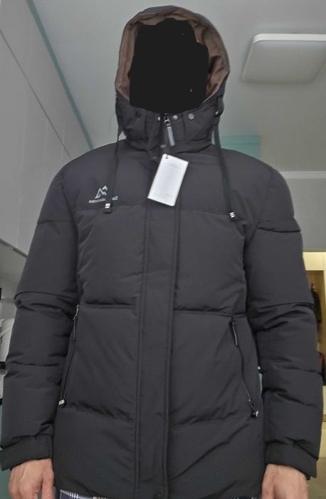 Куртка зимняя черная .