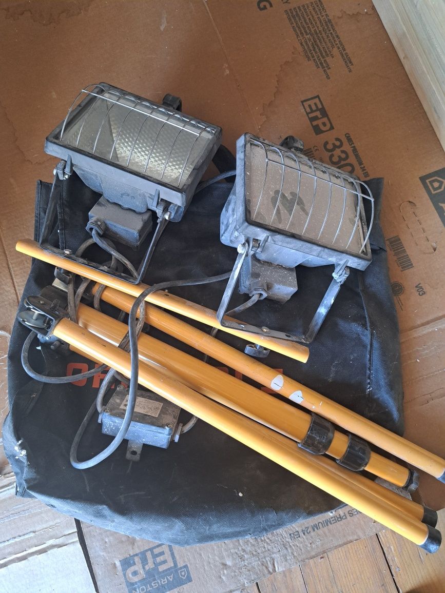 Proiector dublu telescopic