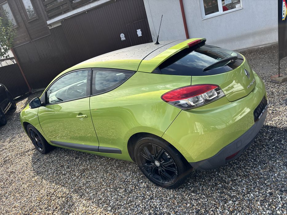 Renault Megane Coupe 1.6-16v - 110cp - 05/2012 - Climatronic -