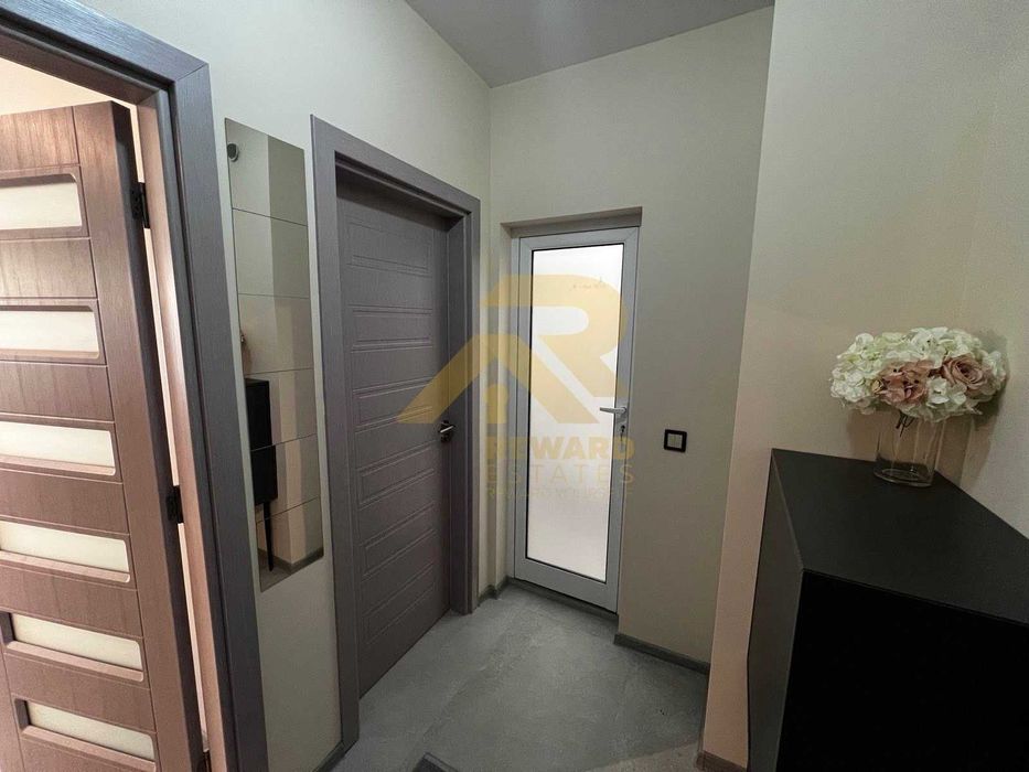 Продава се Двустаен апартамент в София, Център - 64 кв.м за 3110 €/кв.м - Снимка #12