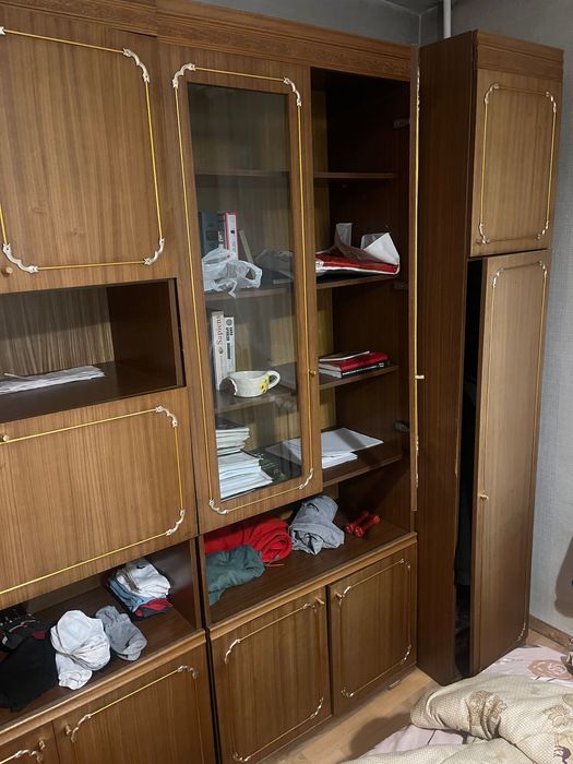 Отдам шкафы и тумбу даром. Самовывоз