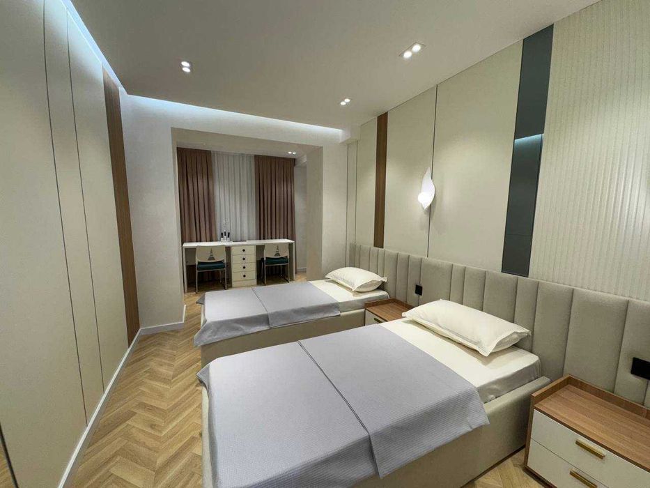 ул. Садык Азимова
Ориентир: ГУВД

4/2/4
Площадь: 80 м²
