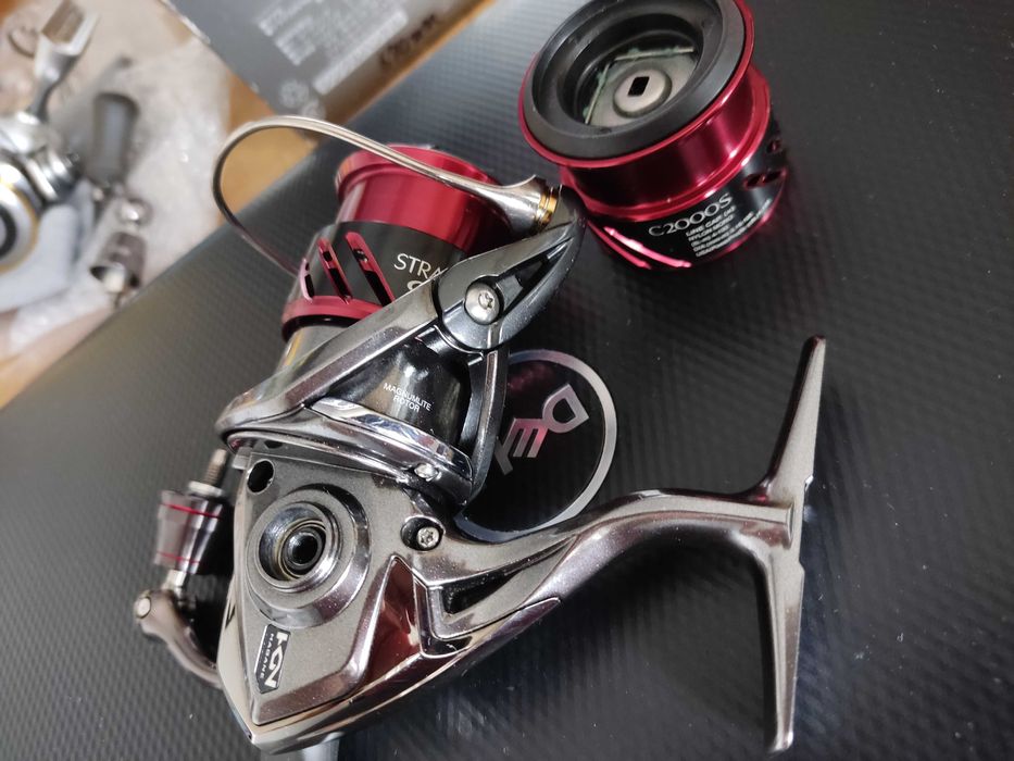 Shimano 16 Stradic C2000S cu tambur de rezerva