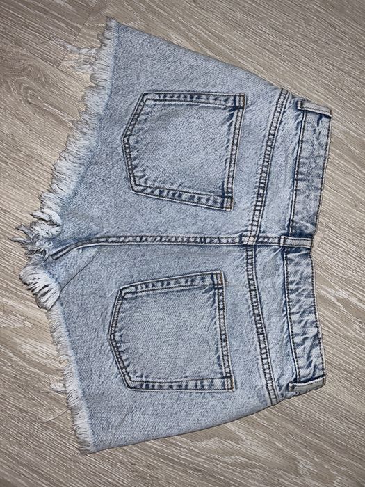 Къси дънкови панталонки с етикет