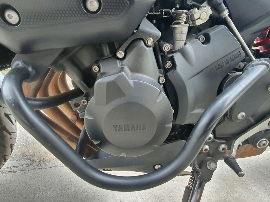 Motocicleta YAMAHA XJ6 N