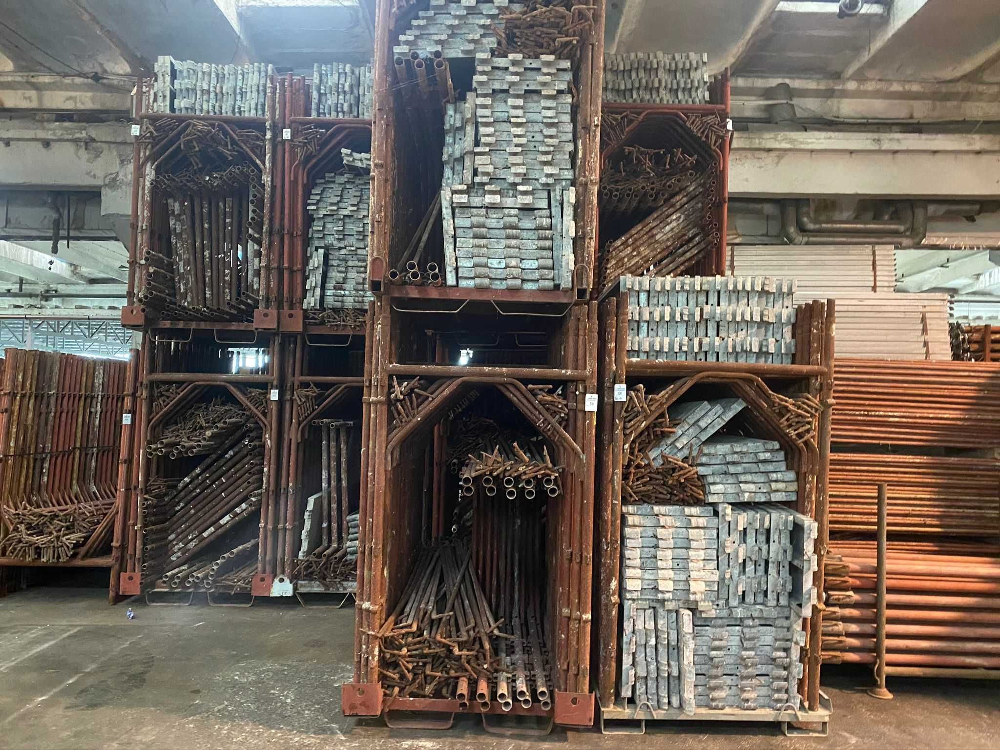 Schela constructii metalica Italia in stoc