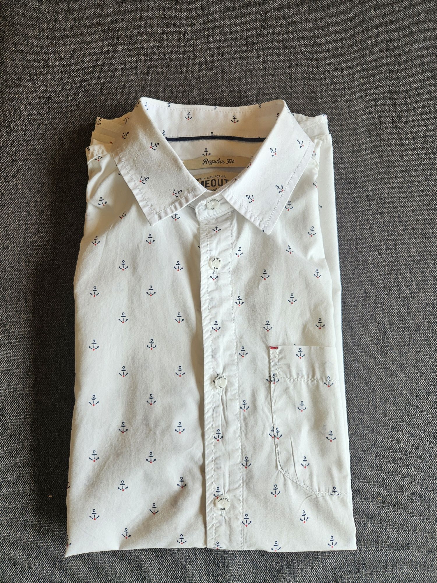 Бяла риза с котвички размер: S