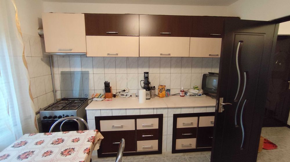 Proprietar - Apartament 3 camere et 1 ,Bl A zona Cina
