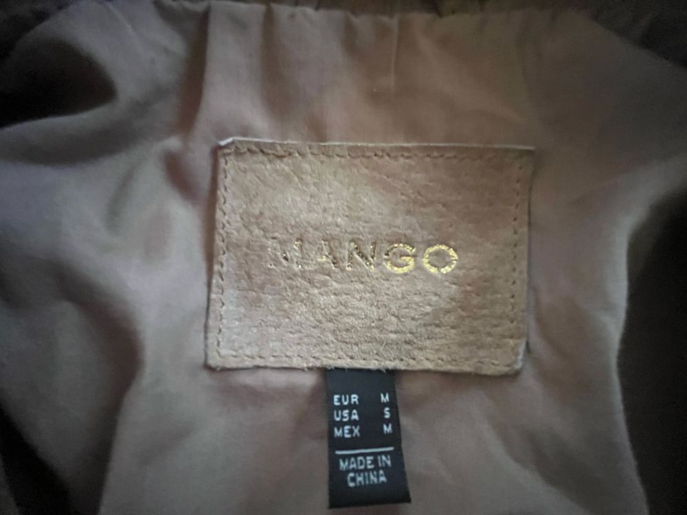 Яке от естесвен велур Mango