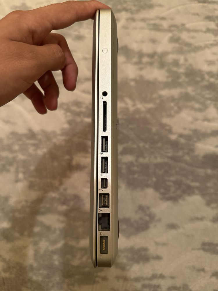 MacBook Pro 13” Early 2011 – за части или ремонт