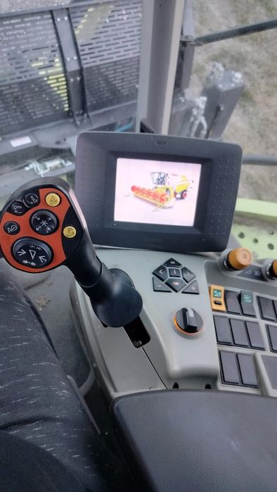 Combina Claas Tucano 320