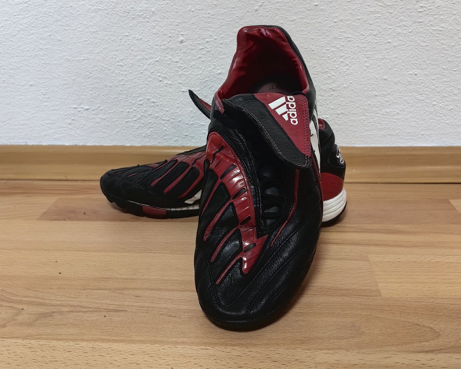 Футболни кожени обувки Adidas