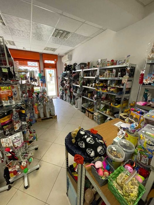 Продава се работещ бизнес – Зоомагазин в град София  35 000 лв.