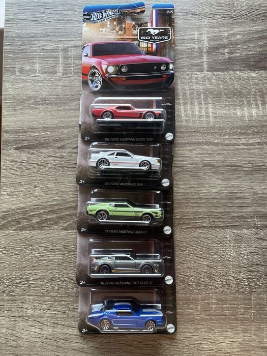 Hot wheels  ford mustang 60 years серия