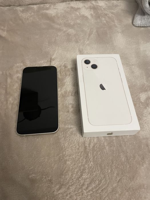 Iphone 13  . 128 gb  . Silver white