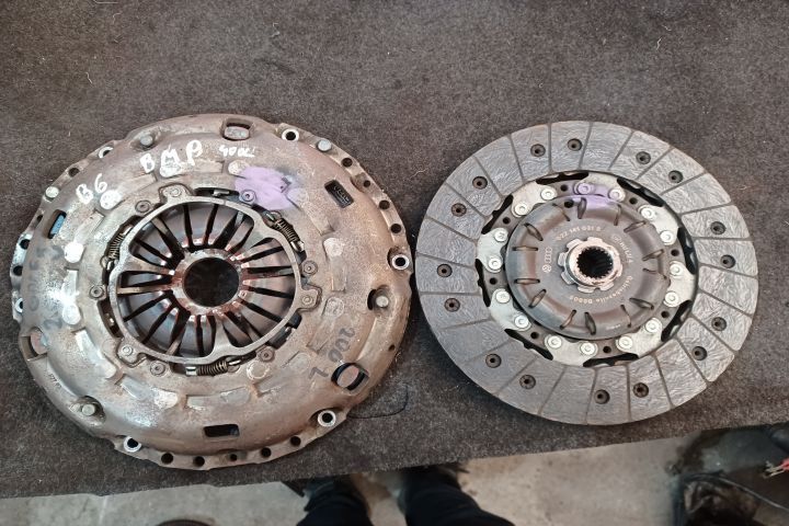 DISC+PLACA AMBREIAJ BMP 03G141025F 022141031S Volkswagen VW Passat B6