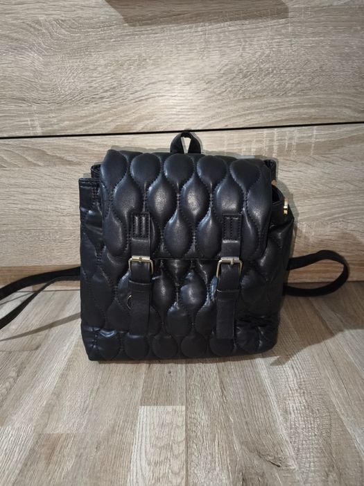 Дамска кожена раница