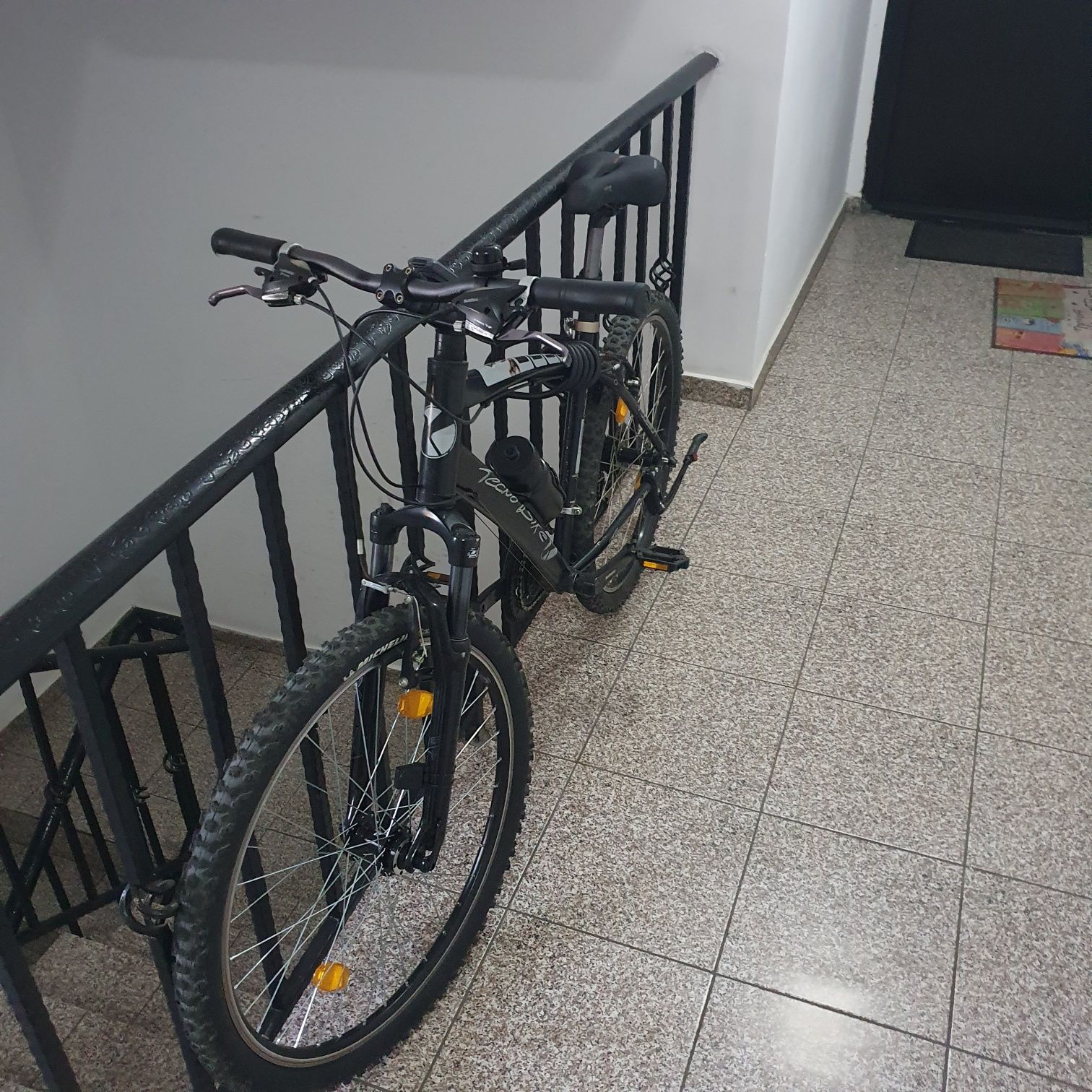 Vând bicicleta cu Roti 26