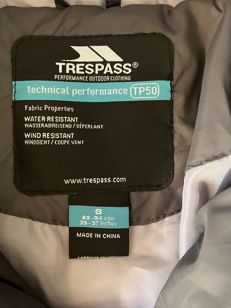 Jacheta cu gluga trespass marimea S