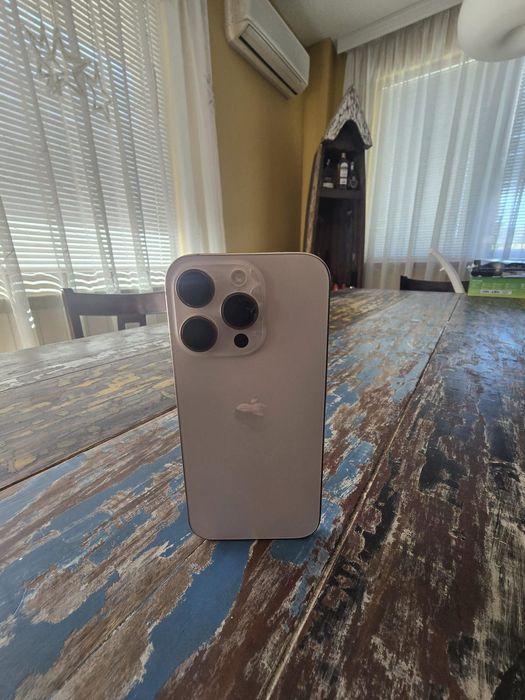 Продавам Iphone 16 pro