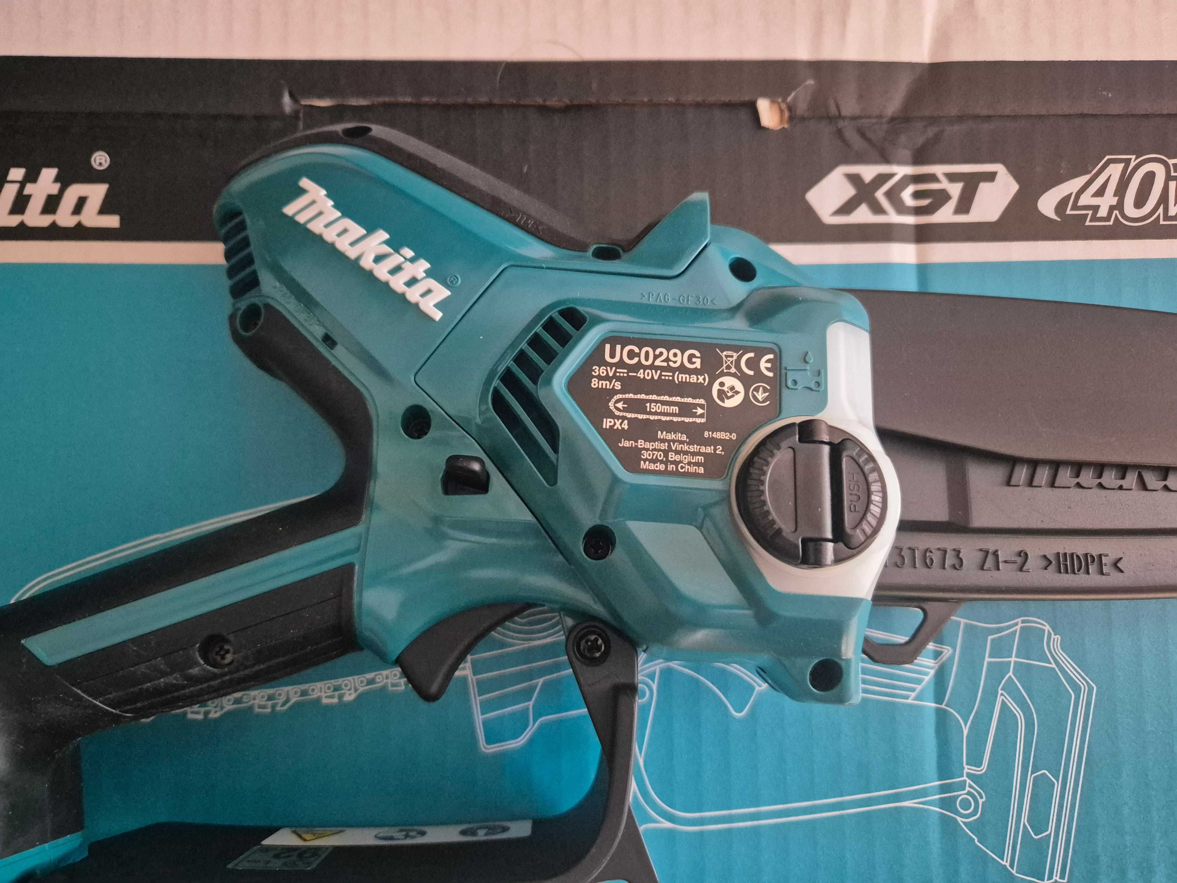 Mini drujba Makita UC029G XGT 40V 15cm - Fierastrau cu lant