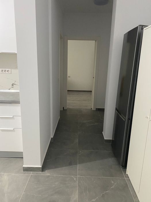 Ofer spre inchiriere apartament cu o camera