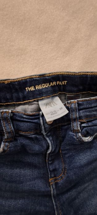 Vând blugi băieți marca Zara marimea 86