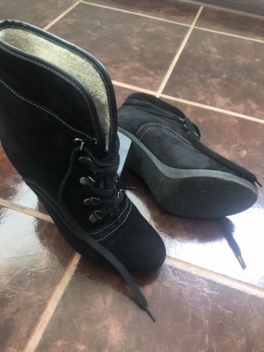 Botine negre in stare foarte buna