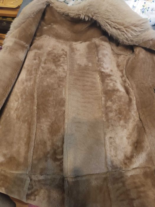 Женская дубленка бу овчина