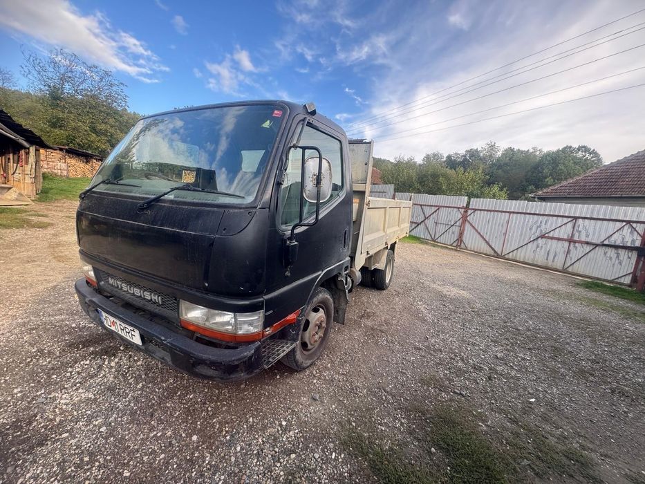 Vând autoutilitara Mitsubishi Canter