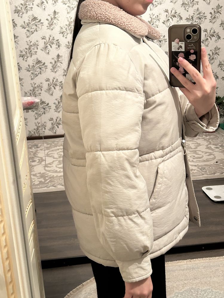 Продаю стильную куртку