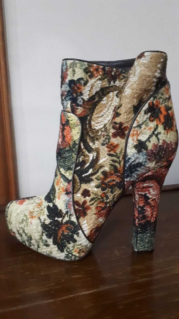 СРОЧНО ПРОДАЮТСЯ Итальянские Женские Полусапожки Dolce&Gabbana