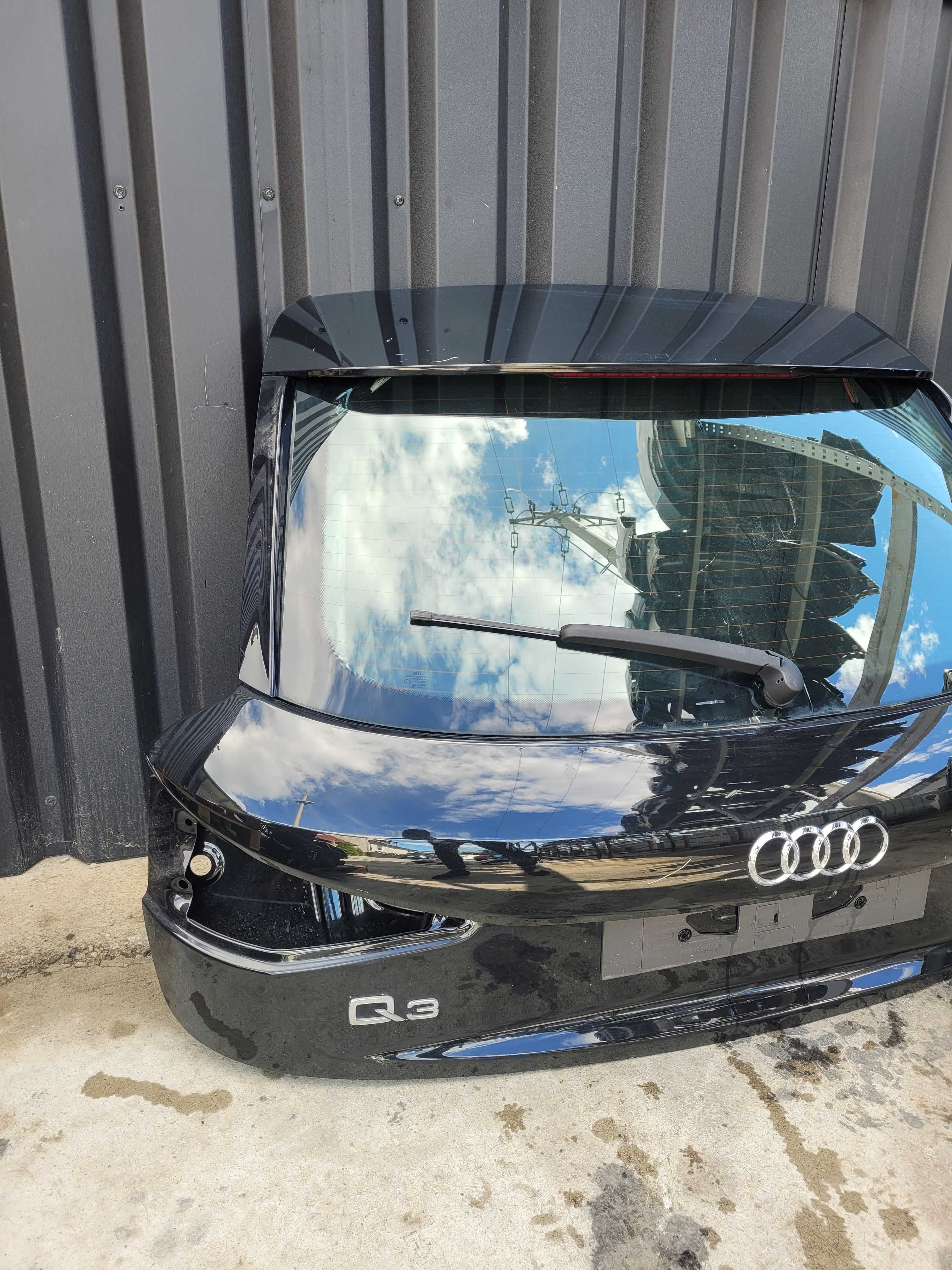 Haion cu luneta Audi Q3 2013-2018
