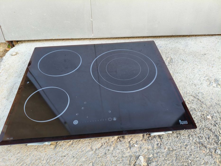 Стъклокерамичен плот за вграждане "TEKA" TRS 635 с три зони,черен