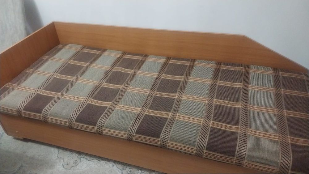 Кровать с местом для хранения вещей