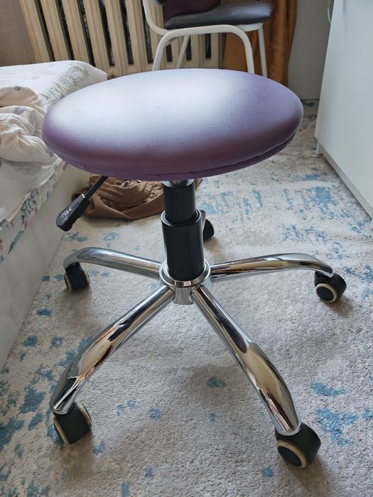 Продам кресло маникюрный