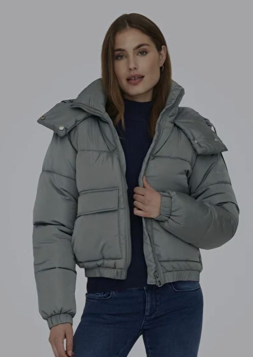 Зимно яке на марката ONLY