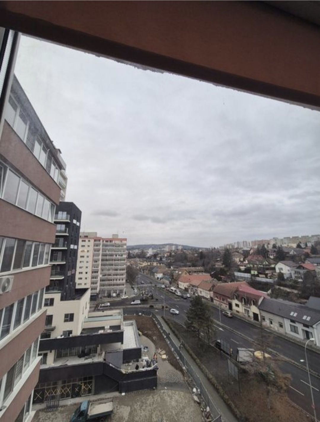 Vand apartament 2 camere confort 1,etaj intermediar,zona Garii