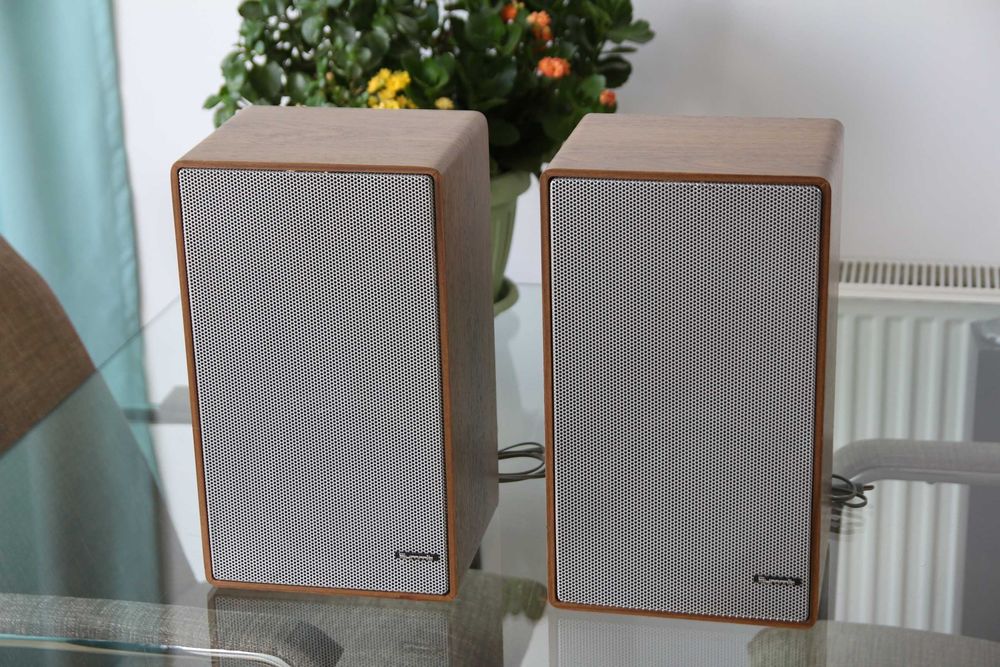 Summit SAX 777 , 50/70 Wati 8 Ohmi 30 - 25 000 Hz