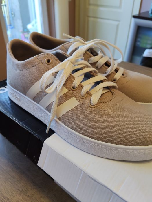 Гуменки Adidas,43 номер,нови