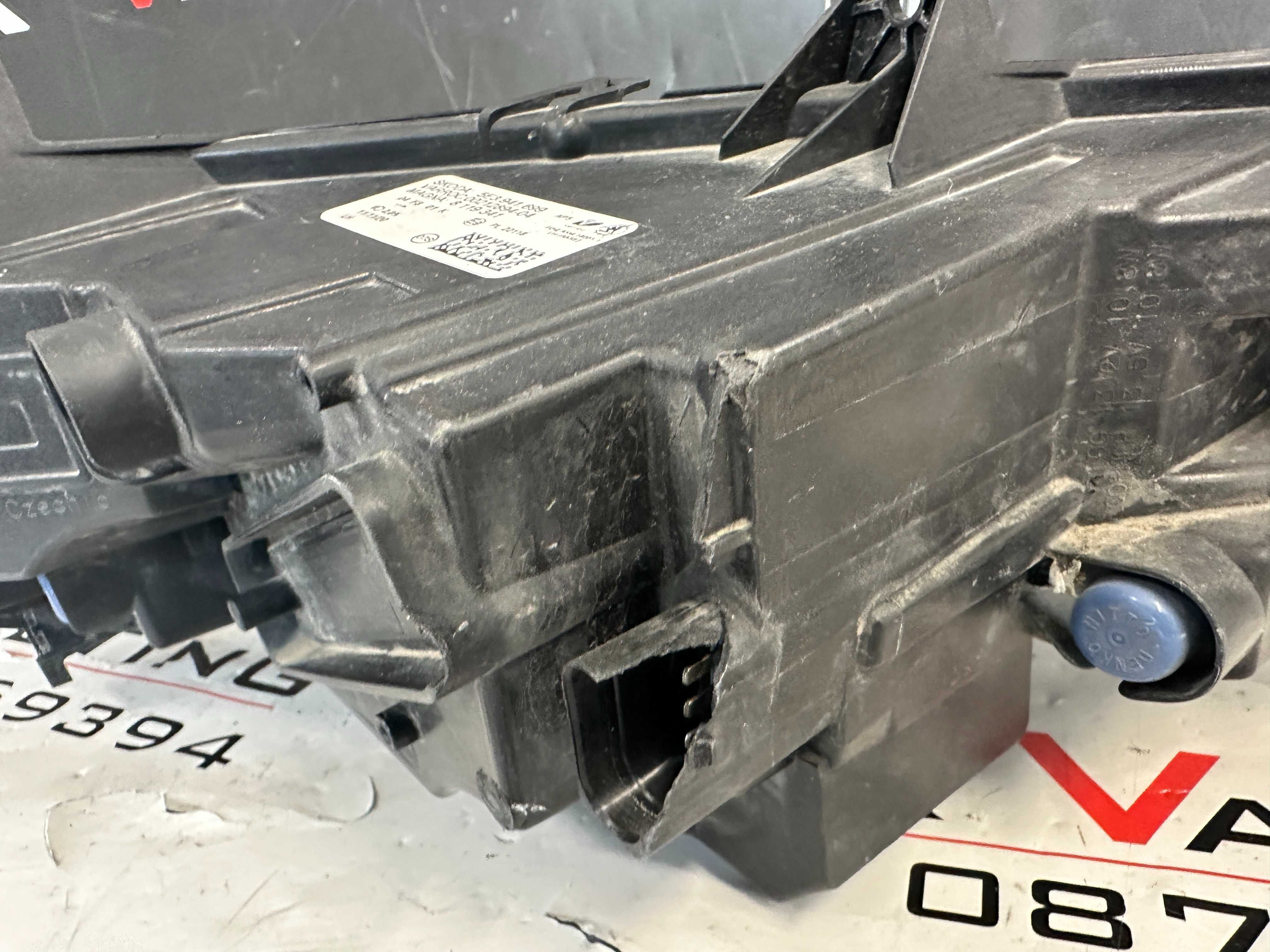 Халоген фар за мъгла ляв halogen фар far Skoda Octavia 4 Шкода Октавия