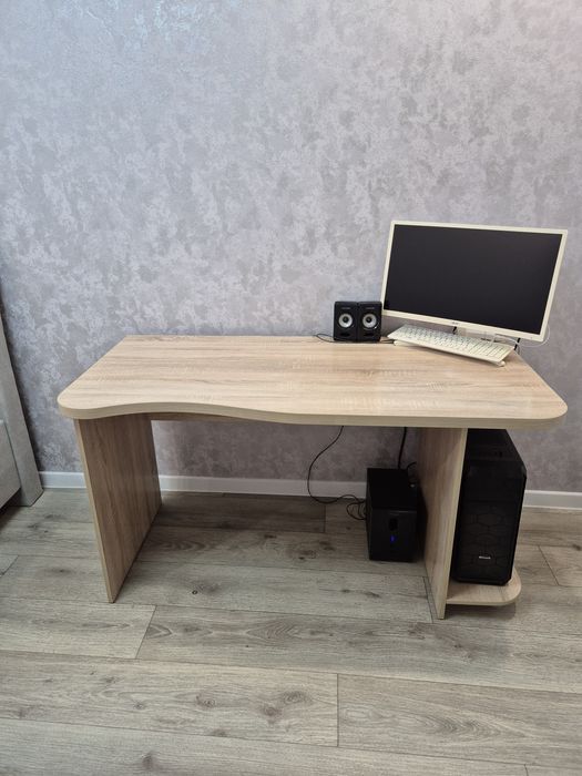 Продам стол письменный