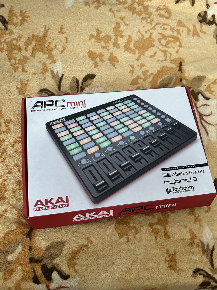 Akai APC mini (миди)(аблетон)