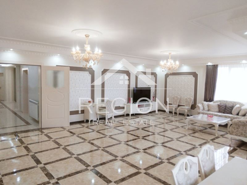 Дава се под наем Многостаен апартамент в Варна, Младост 2 - 300 кв.м за 1600 € - Снимка #2